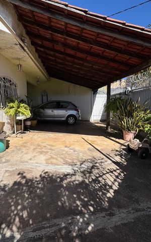 Casa para alugar com 197m², 4 quartos e 7 vagas