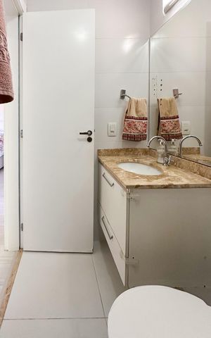 Apartamento à venda com 72m², 3 quartos e 1 vaga Apartamento à venda com 72m², 3 quartos e 1 vagaBanheiro Social