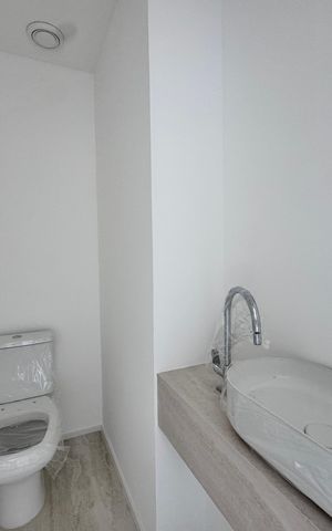 Apartamento à venda com 268m², 4 quartos e 4 vagas Apartamento à venda com 268m², 4 quartos e 4 vagasLavabo