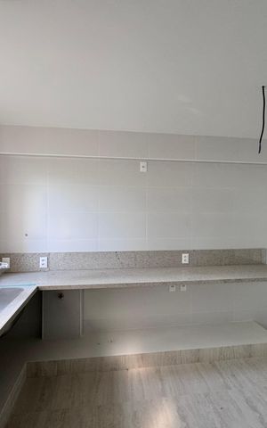 Apartamento à venda com 268m², 4 quartos e 4 vagas Apartamento à venda com 268m², 4 quartos e 4 vagasÁrea de Serviço