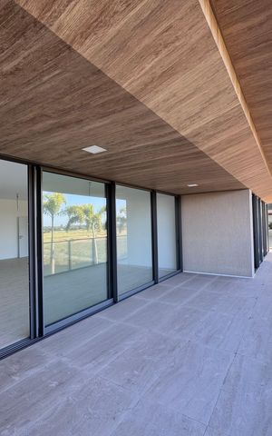 Apartamento à venda com 268m², 4 quartos e 4 vagas Apartamento à venda com 268m², 4 quartos e 4 vagasVaranda