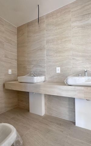 Apartamento à venda com 268m², 4 quartos e 4 vagas Apartamento à venda com 268m², 4 quartos e 4 vagasSuíte 1 - Banheiro