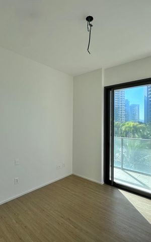 Apartamento à venda com 268m², 4 quartos e 4 vagas Apartamento à venda com 268m², 4 quartos e 4 vagasSuíte 4