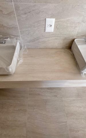 Apartamento à venda com 268m², 4 quartos e 4 vagas Apartamento à venda com 268m², 4 quartos e 4 vagasSuíte 1 - Banheiro