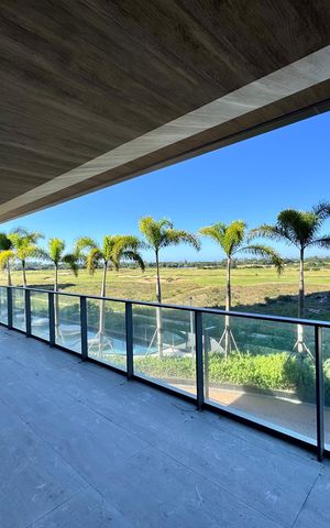 Apartamento à venda com 268m², 4 quartos e 4 vagas Apartamento à venda com 268m², 4 quartos e 4 vagasVaranda