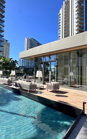 Apartamento à venda com 268m², 4 quartos e 4 vagas Apartamento à venda com 268m², 4 quartos e 4 vagasÁrea comum