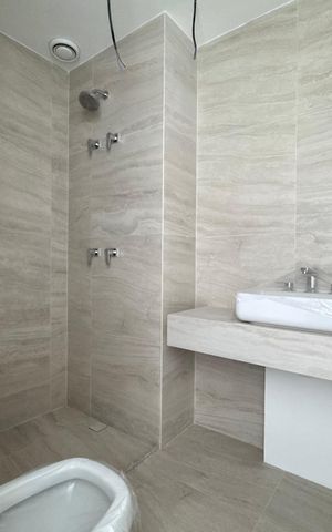 Apartamento à venda com 268m², 4 quartos e 4 vagas Apartamento à venda com 268m², 4 quartos e 4 vagasSuíte 2 - Banheiro