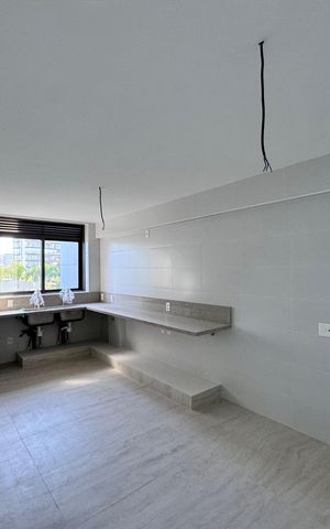 Apartamento à venda com 268m², 4 quartos e 4 vagas Apartamento à venda com 268m², 4 quartos e 4 vagasÁrea de Serviço