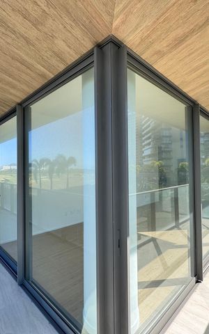 Apartamento à venda com 268m², 4 quartos e 4 vagas Apartamento à venda com 268m², 4 quartos e 4 vagasVaranda