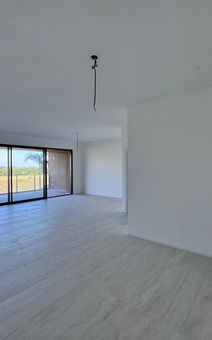 Apartamento à venda com 268m², 4 quartos e 4 vagas Apartamento à venda com 268m², 4 quartos e 4 vagasSala