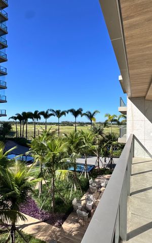 Apartamento à venda com 268m², 4 quartos e 4 vagas Apartamento à venda com 268m², 4 quartos e 4 vagasSuíte 3 - Varanda