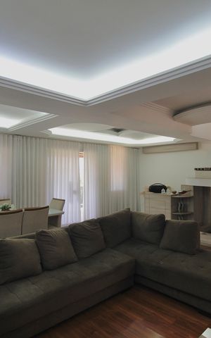 Casa à venda com 756m², 4 quartos e 4 vagasSala