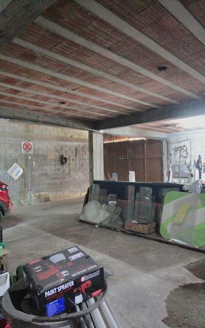 Casa à venda com 756m², 4 quartos e 4 vagasGaragem e Galpão