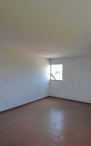 Casa à venda com 756m², 4 quartos e 4 vagasCasa 2