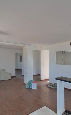 Casa à venda com 756m², 4 quartos e 4 vagasCasa 2