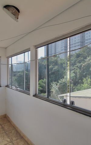 Casa à venda com 756m², 4 quartos e 4 vagasCasa 2