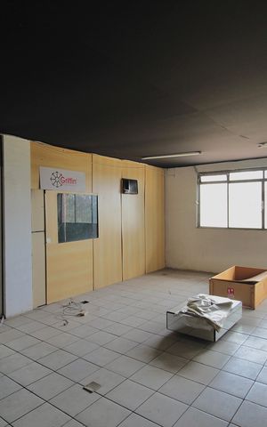 Casa à venda com 756m², 4 quartos e 4 vagasEscritório