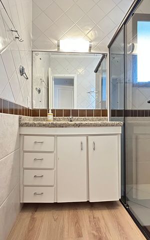 Apartamento para alugar com 106m², 2 quartos e 1 vaga Apartamento para alugar com 106m², 2 quartos e 1 vagaBanheiro suíte