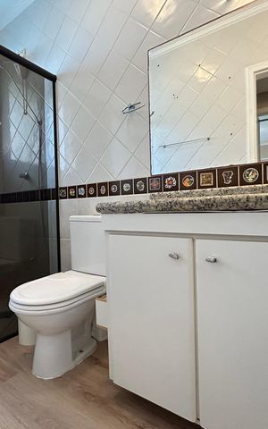 Apartamento para alugar com 106m², 2 quartos e 1 vaga Apartamento para alugar com 106m², 2 quartos e 1 vagaBanheiro social