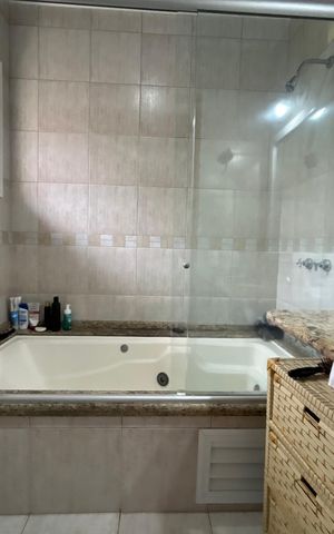 Casa de condomínio para alugar com 114m², 3 quartos e 2 vagas Casa de condomínio para alugar com 114m², 3 quartos e 2 vagasBanheiro suíte 2