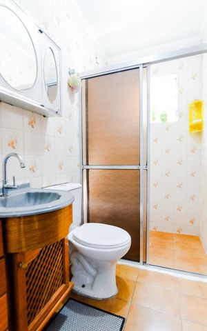 Casa à venda com 140m², 4 quartos e 1 vagaBanheiro