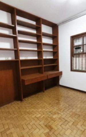 Casa à venda com 230m², 3 quartos e 2 vagasQuarto