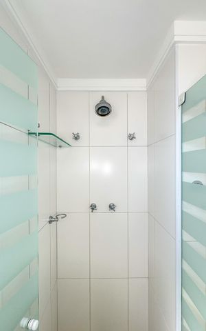 Apartamento à venda com 147m², 3 quartos e 3 vagasBanheiro da Suíte 1