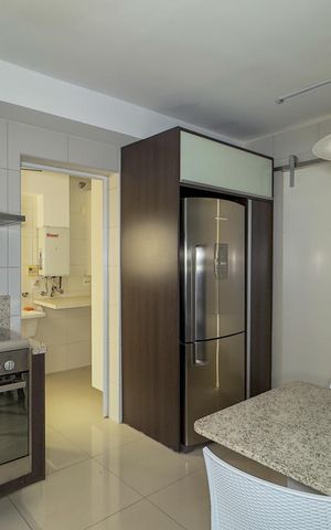 Apartamento à venda com 147m², 3 quartos e 3 vagasCozinha e Área de Serviço