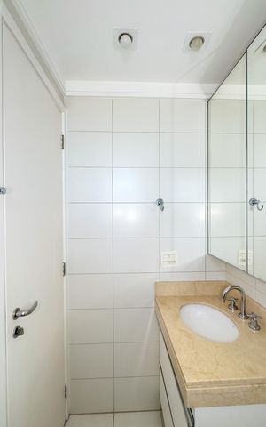 Apartamento à venda com 147m², 3 quartos e 3 vagasBanheiro da Suíte 2