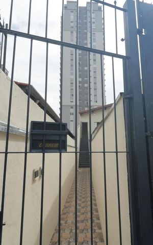 Casa para alugar com 70m², 1 quarto e 2 vagasFachada
