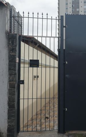 Casa para alugar com 70m², 1 quarto e 2 vagasFachada