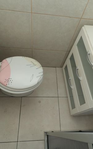 Casa para alugar com 70m², 1 quarto e 2 vagasBanheiro