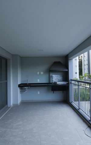Apartamento para alugar com 152m², 3 quartos e 3 vagas Apartamento para alugar com 152m², 3 quartos e 3 vagasVaranda