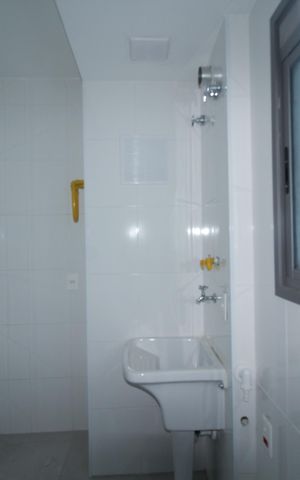 Apartamento para alugar com 152m², 3 quartos e 3 vagas Apartamento para alugar com 152m², 3 quartos e 3 vagasÁrea de Serviço