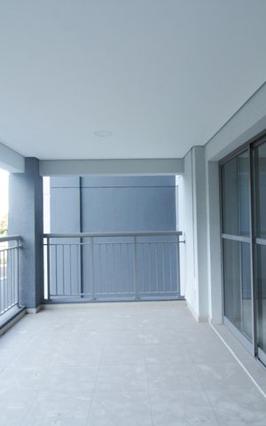 Apartamento para alugar com 152m², 3 quartos e 3 vagas Apartamento para alugar com 152m², 3 quartos e 3 vagasVaranda