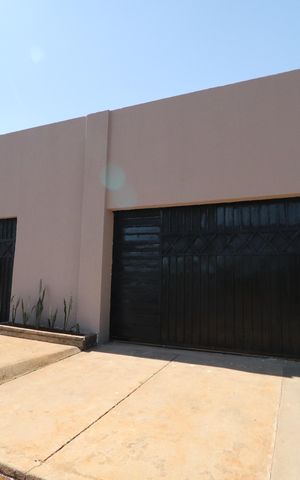 Casa para alugar com 200m², 4 quartos e 3 vagasFachada