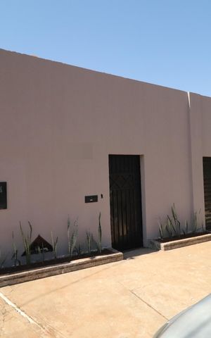 Casa para alugar com 200m², 4 quartos e 3 vagasFachada