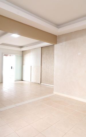 Casa para alugar com 200m², 4 quartos e 3 vagasSala