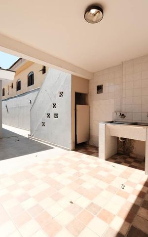 Casa à venda com 260m², 5 quartos e 6 vagasÁrea de Serviço