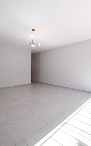 Casa à venda com 260m², 5 quartos e 6 vagasSala