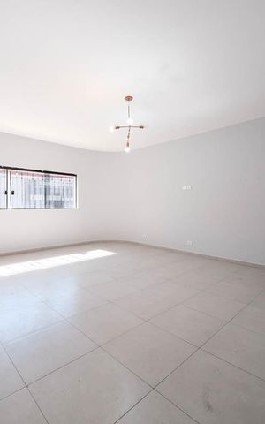 Casa à venda com 260m², 5 quartos e 6 vagasSala