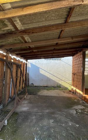 Casa para alugar com 28m², 1 quarto e 1 vaga Casa para alugar com 28m², 1 quarto e 1 vagaÁrea externa