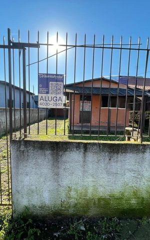 Casa para alugar com 28m², 1 quarto e 1 vaga Casa para alugar com 28m², 1 quarto e 1 vagaFachada