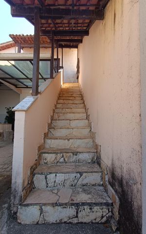 Casa para alugar com 124m², 5 quartos e 4 vagas Casa para alugar com 124m², 5 quartos e 4 vagasKITNET 2 ESCADA