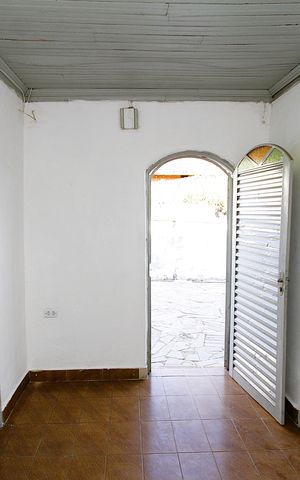 Casa para alugar com 150m², 2 quartos e sem vagaSala