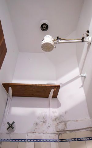 Apartamento à venda com 79m², 2 quartos e 1 vaga Apartamento à venda com 79m², 2 quartos e 1 vagaBanheiro de serviço