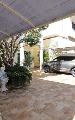 Casa à venda com 248m², 5 quartos e 3 vagasGaragem