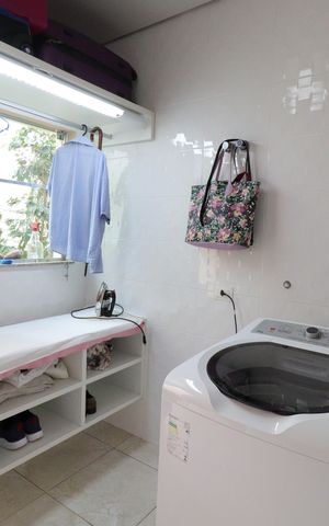 Casa à venda com 248m², 5 quartos e 3 vagasÁrea de Serviço