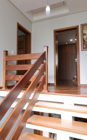 Casa à venda com 248m², 5 quartos e 3 vagasCorredor