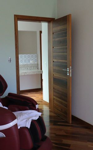 Casa à venda com 248m², 5 quartos e 3 vagasSuíte 2